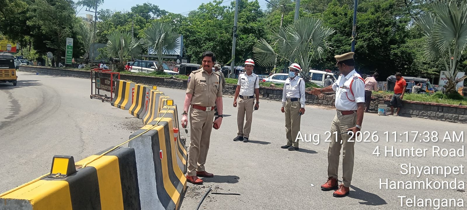 ట్రాఫిక్ రద్దీ నివారణకు ఫ్రీ లెఫ్ట్‌ల ఏర్పాటు